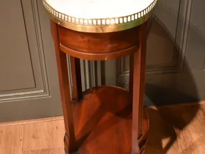 Table d'appoint en acajou