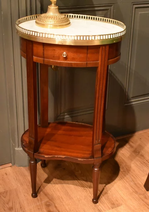 Table d'appoint en acajou