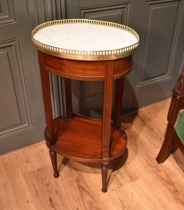 Table d'appoint en acajou