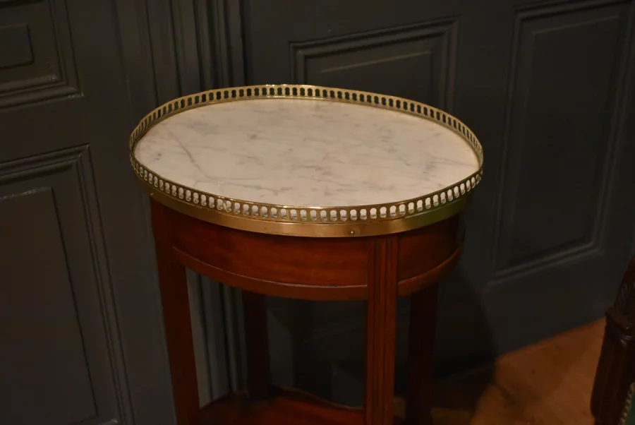 Table d'appoint en acajou