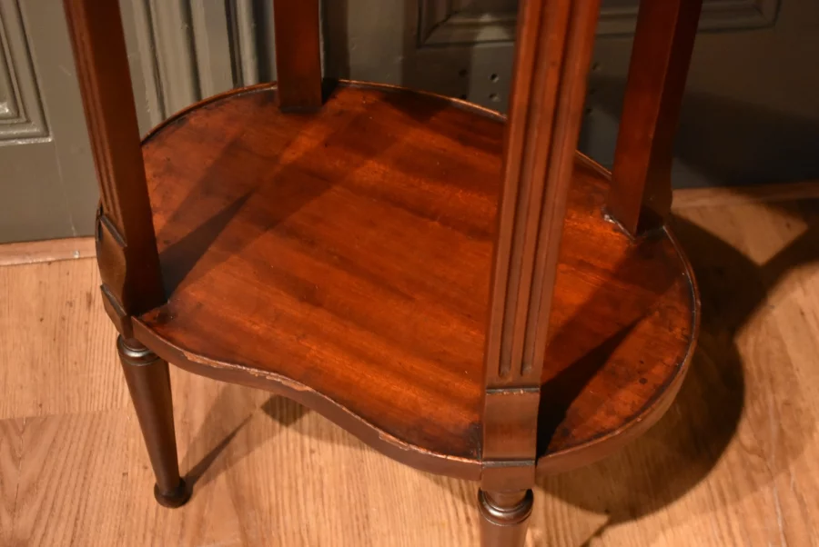 Table d'appoint en acajou