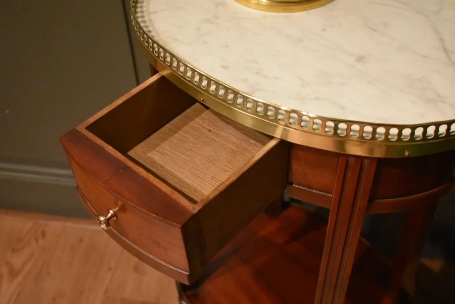 Table d'appoint en acajou