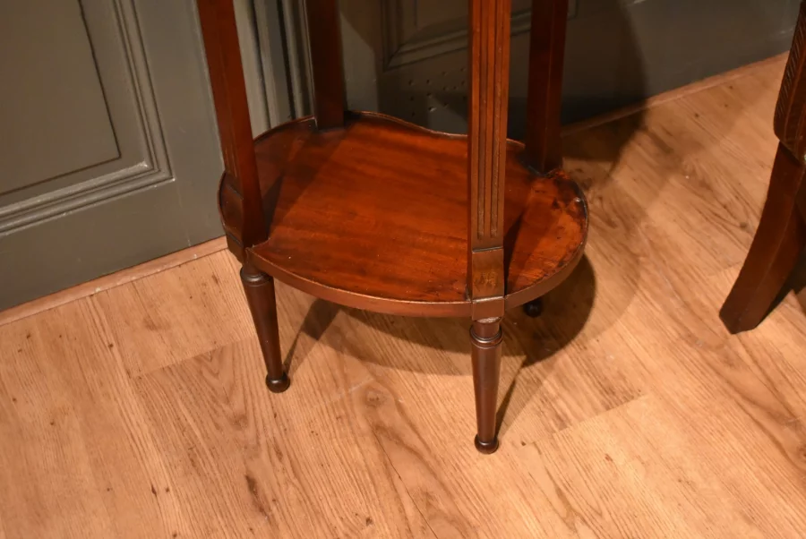 Table d'appoint en acajou