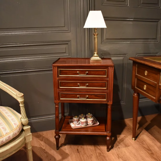 Table chiffonnière de style Louis XVI