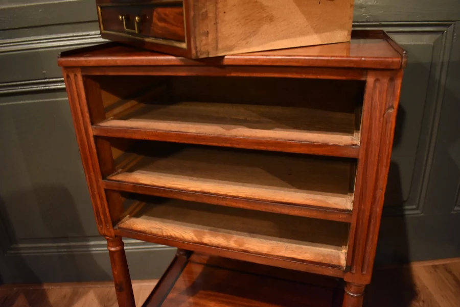 Table chiffonnière de style Louis XVI