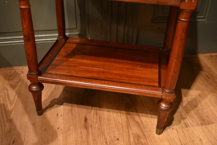 Table chiffonnière de style Louis XVI