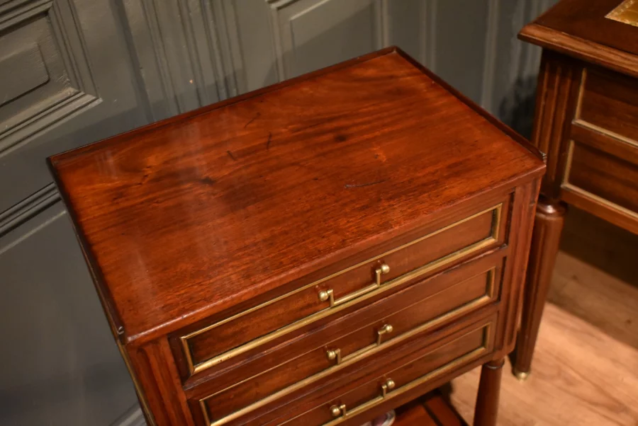 Table chiffonnière de style Louis XVI