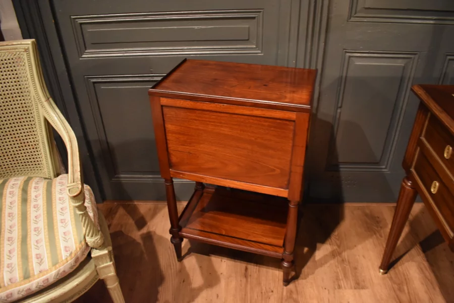 Table chiffonnière de style Louis XVI
