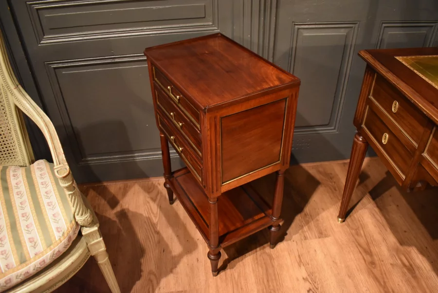 Table chiffonnière de style Louis XVI