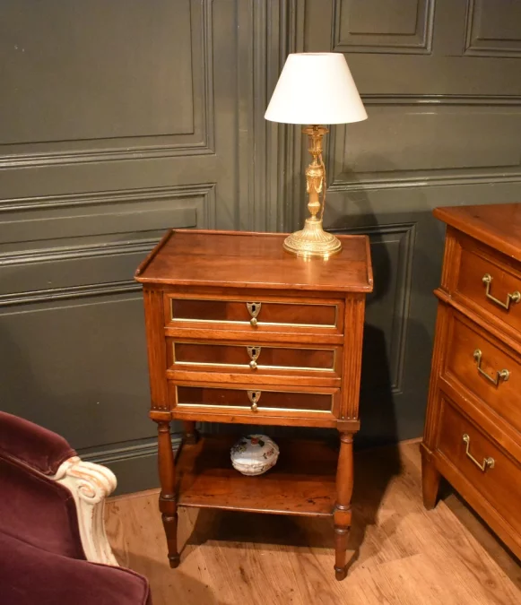 Table chiffonnière en noyer