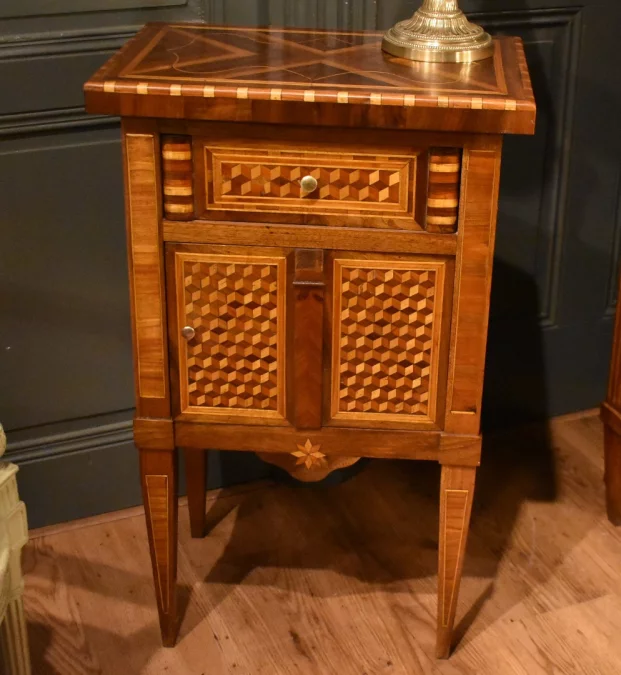 Chevet de style Louis XVI