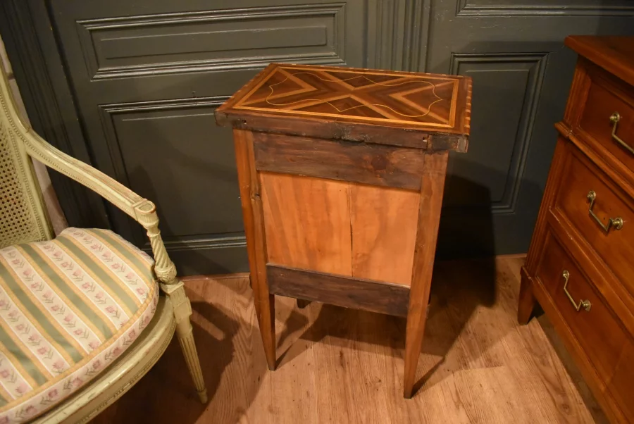 Chevet de style Louis XVI