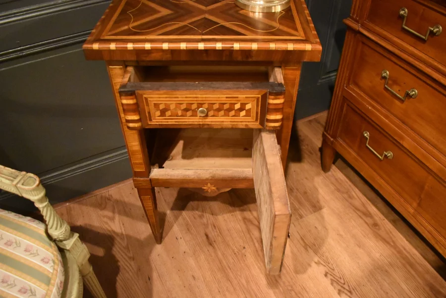 Chevet de style Louis XVI