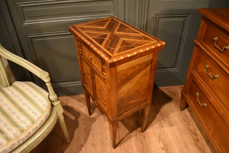 Chevet de style Louis XVI