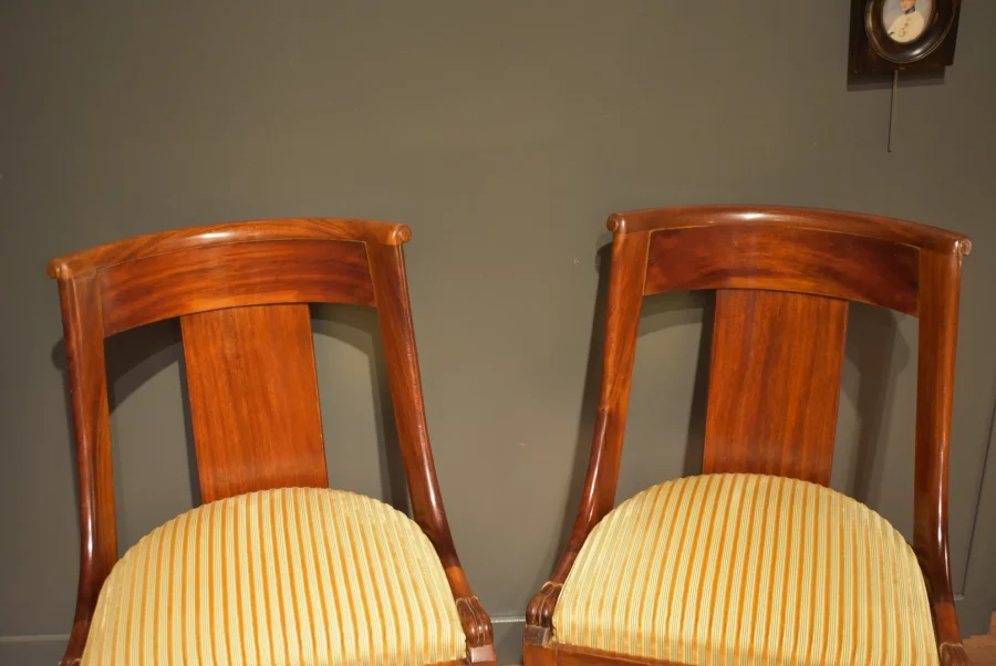 Suite de six chaises "gondole"