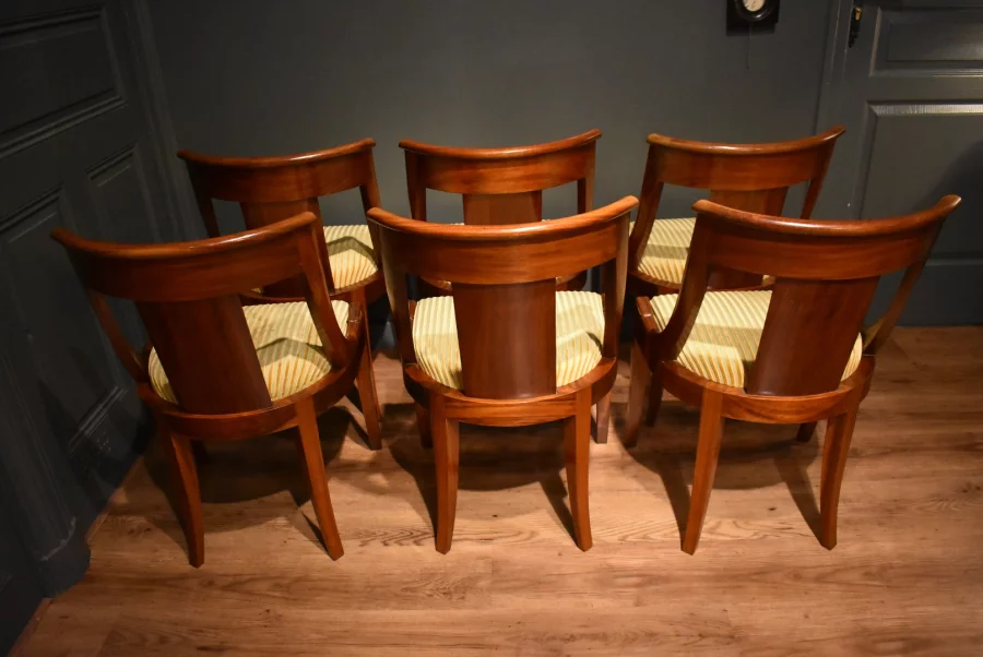 Suite de six chaises "gondole"