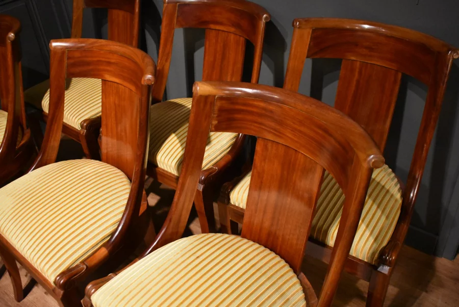 Suite de six chaises "gondole"