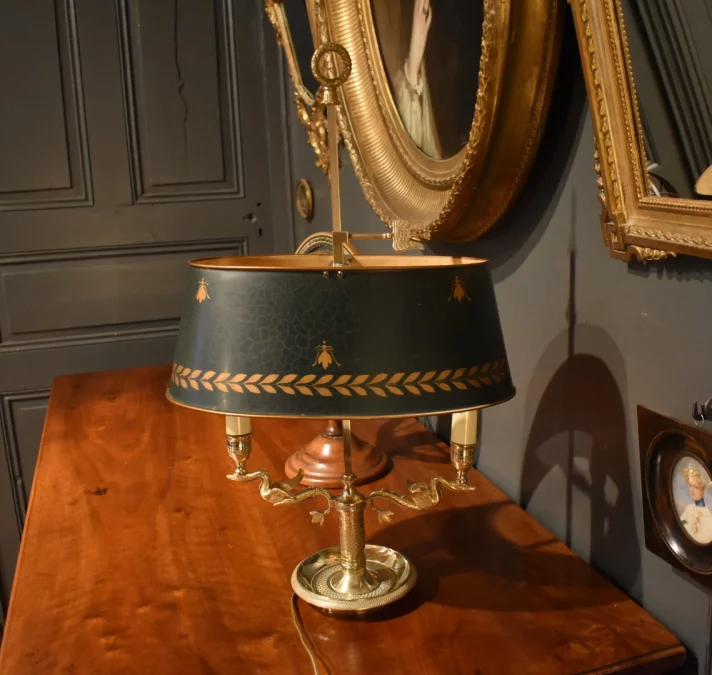 Lampe bouillotte à deux feux aux cygnes ailés