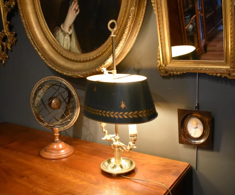 Lampe bouillotte à deux feux aux cygnes ailés