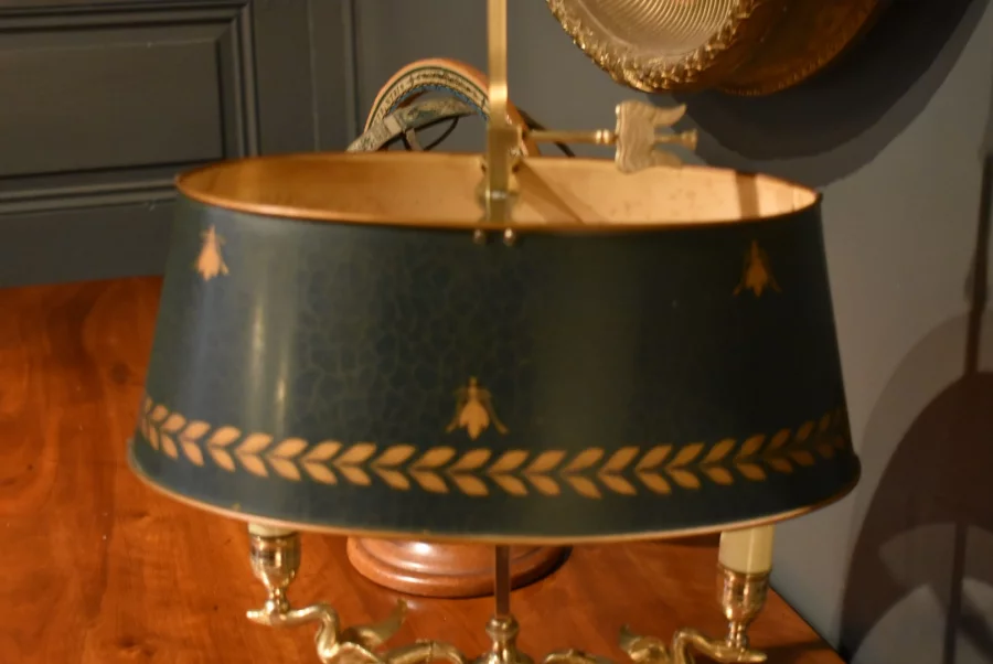 Lampe bouillotte à deux feux aux cygnes ailés