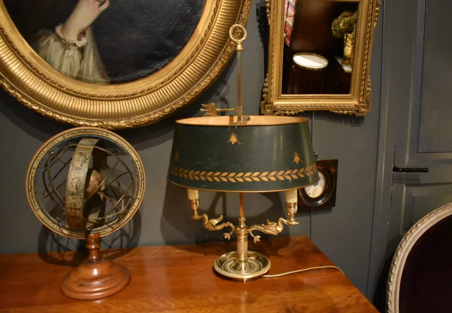 Lampe bouillotte à deux feux aux cygnes ailés