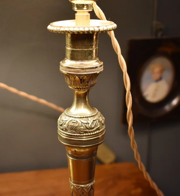 Paire de lampes style Louis XVI