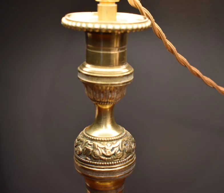 Paire de lampes style Louis XVI