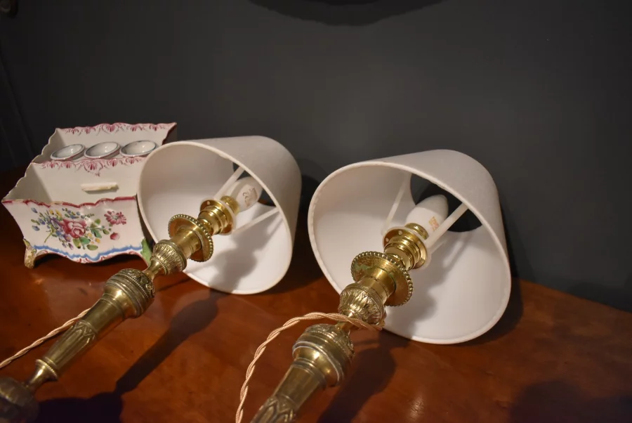 Paire de lampes style Louis XVI
