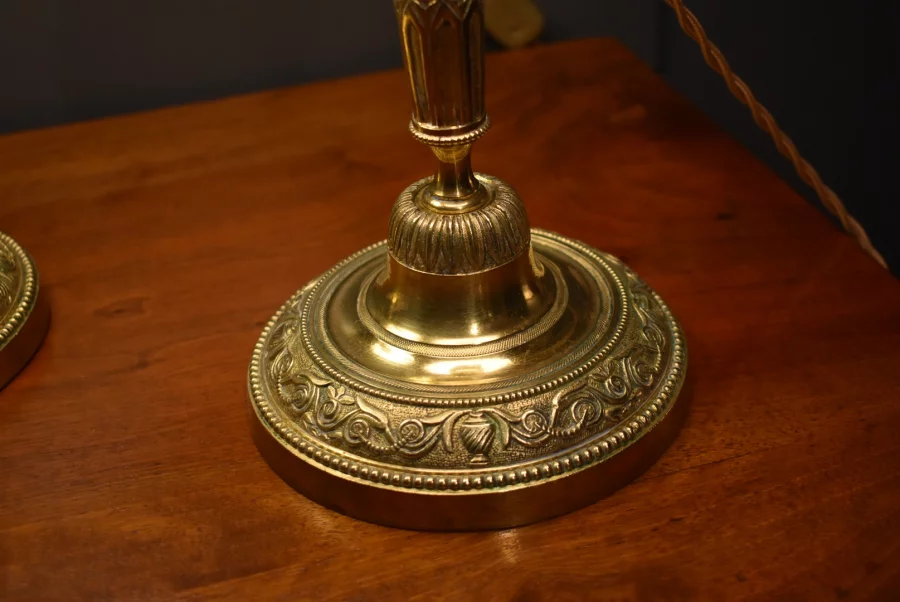 Paire de lampes style Louis XVI