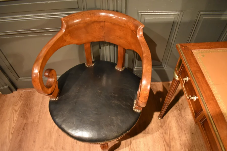 Fauteuil de bureau tournant en noyer