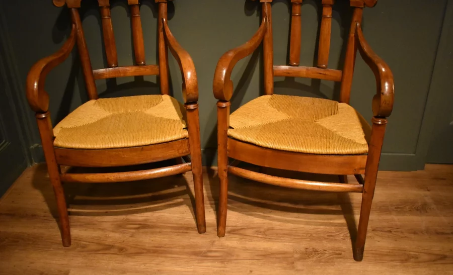 Paire de fauteuils paillés d'époque Restauration