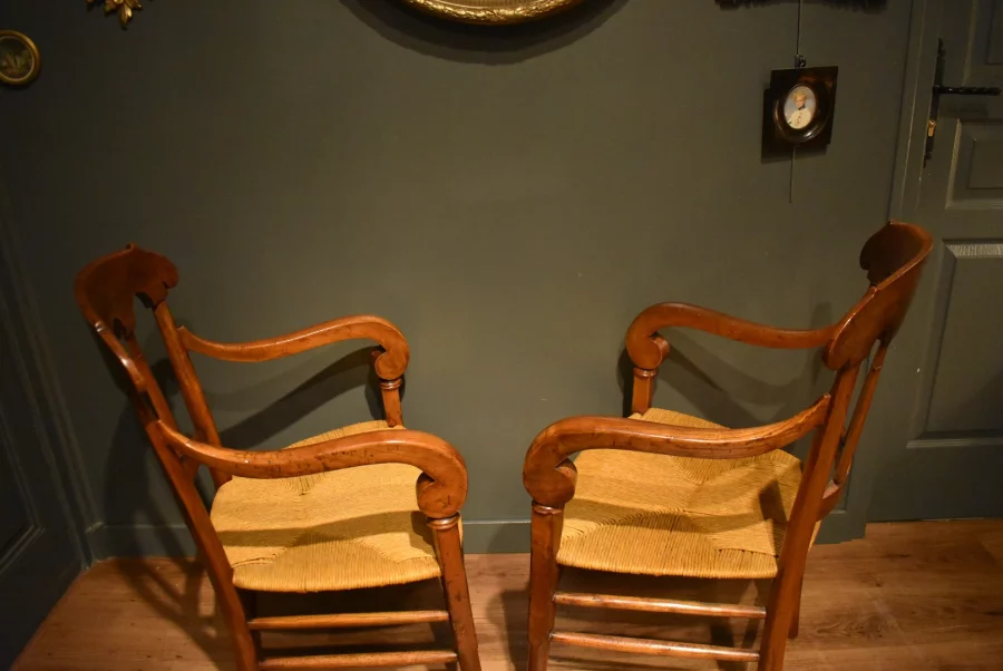 Paire de fauteuils paillés d'époque Restauration