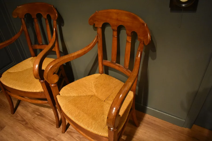 Paire de fauteuils paillés d'époque Restauration