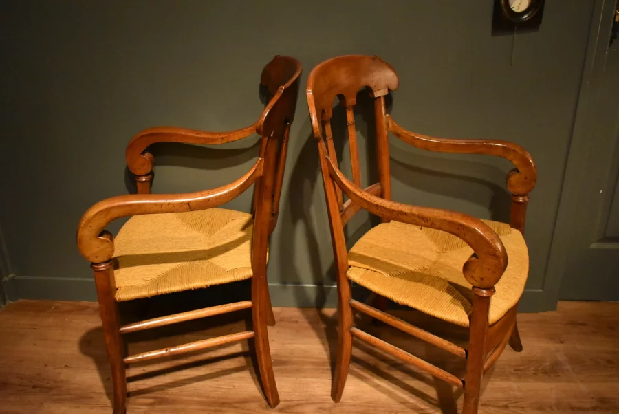 Paire de fauteuils paillés d'époque Restauration