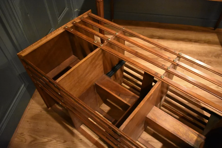 Bibliothèque tournante en noyer