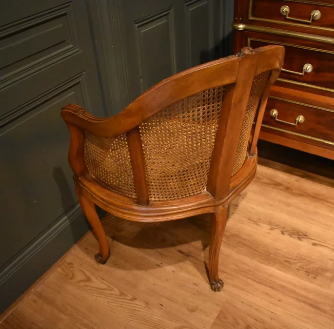 Fauteuil de bureau canné de style Louis XV