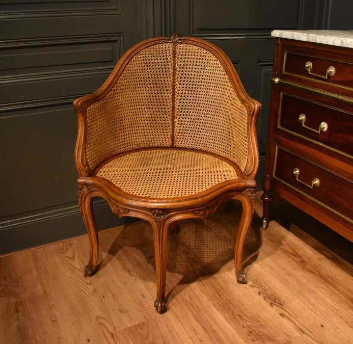 Fauteuil de bureau canné de style Louis XV