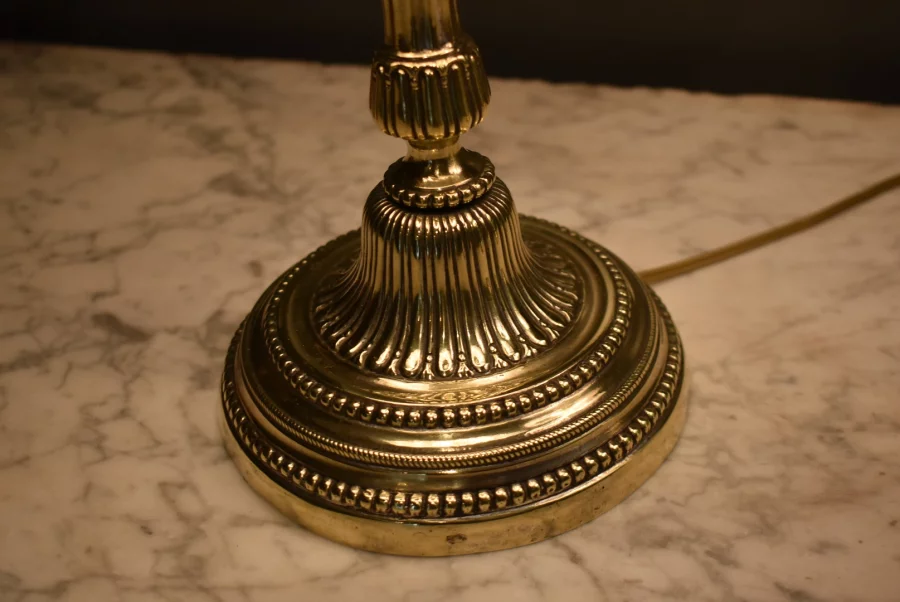 Paire de lampes de style Louis XVI