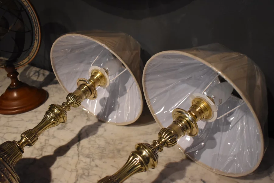 Paire de lampes de style Louis XVI