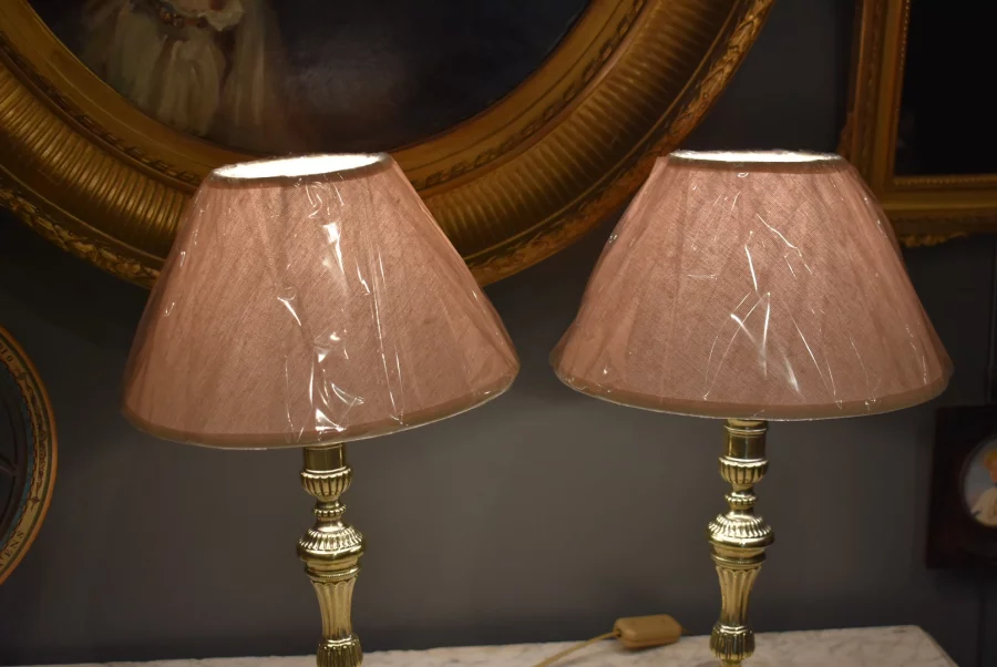 Paire de lampes de style Louis XVI
