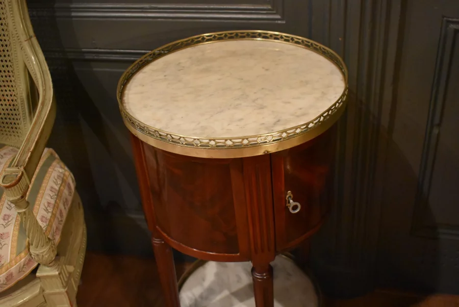 Chevet en acajou Louis XVI