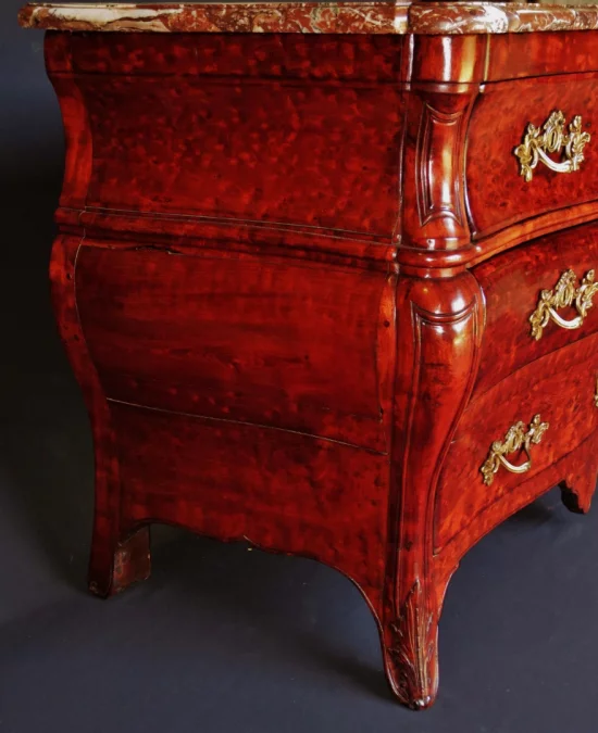 Commode bordelaise en acajou massif, XVIIIe siècle
