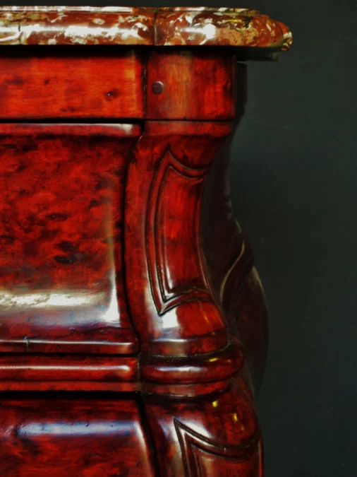 Commode bordelaise en acajou massif, XVIIIe siècle