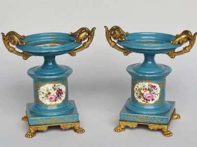 CASSOLET DI PORCELLANA ATTRIBUITO A JACOB PETIT