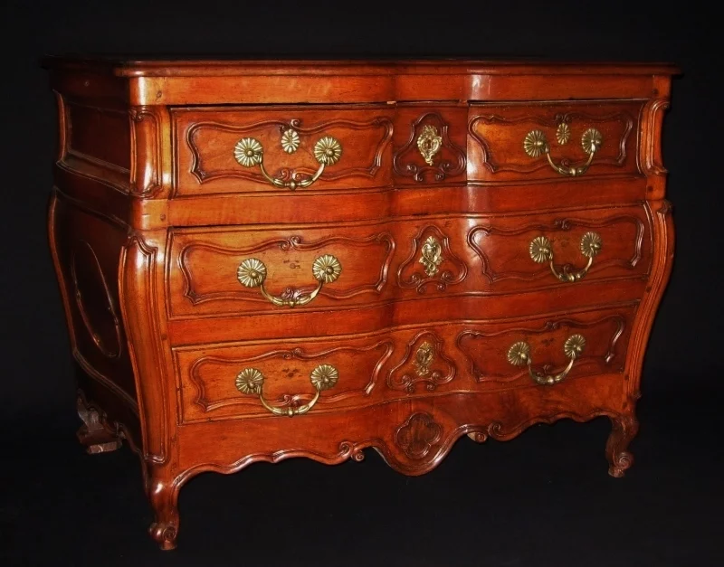 Commode Louis XV, XVIIIe siècle.