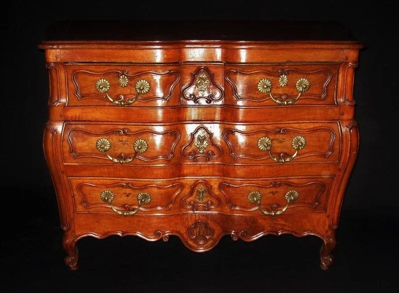 Commode Louis XV, XVIIIe siècle.