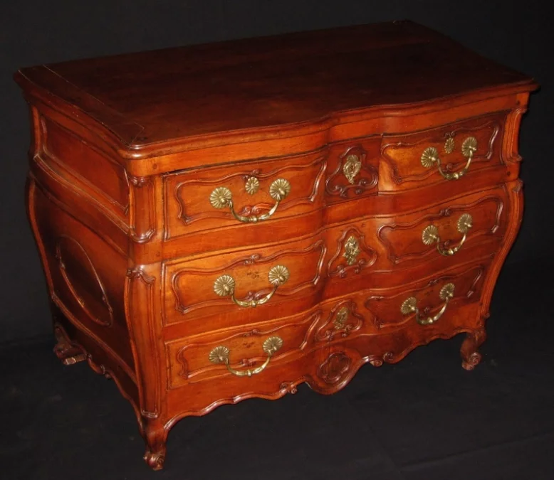 Commode Louis XV, XVIIIe siècle.