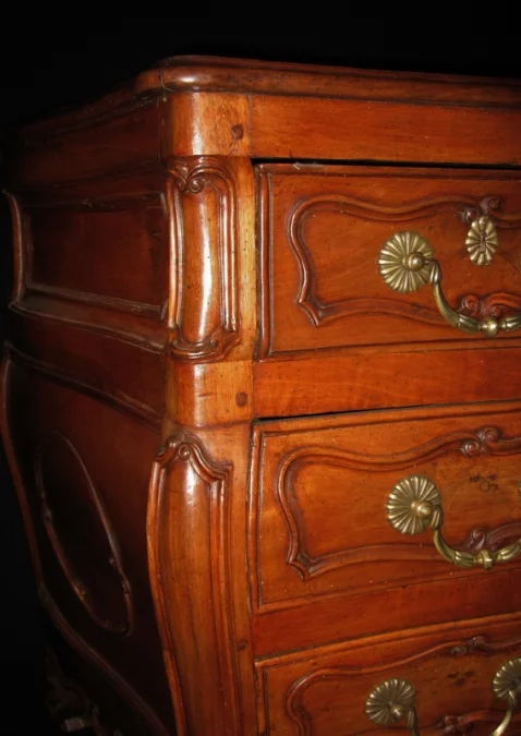 Commode Louis XV, XVIIIe siècle.