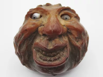 Marron d'Inde雕塑，XIXe字样。