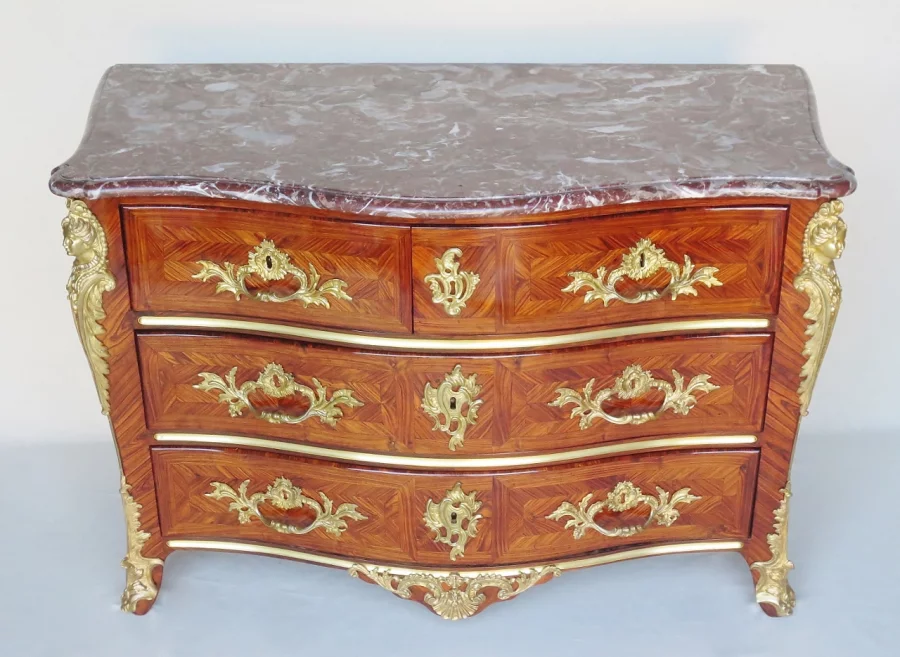 Commode Régence, XVIIIe siècle.